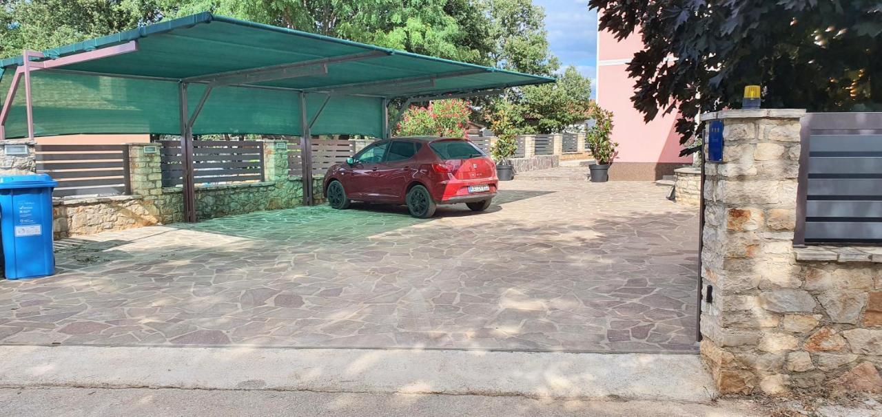 Apartmani Radmila Nova Vas  Zewnętrze zdjęcie