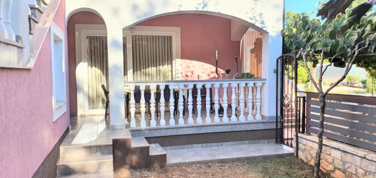 Apartmani Radmila Nova Vas  Zewnętrze zdjęcie