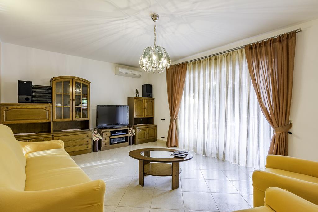 Apartmani Radmila Nova Vas  Zewnętrze zdjęcie